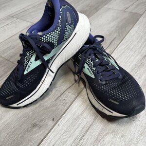 Brooks Navy and Mint Athletic Shoes